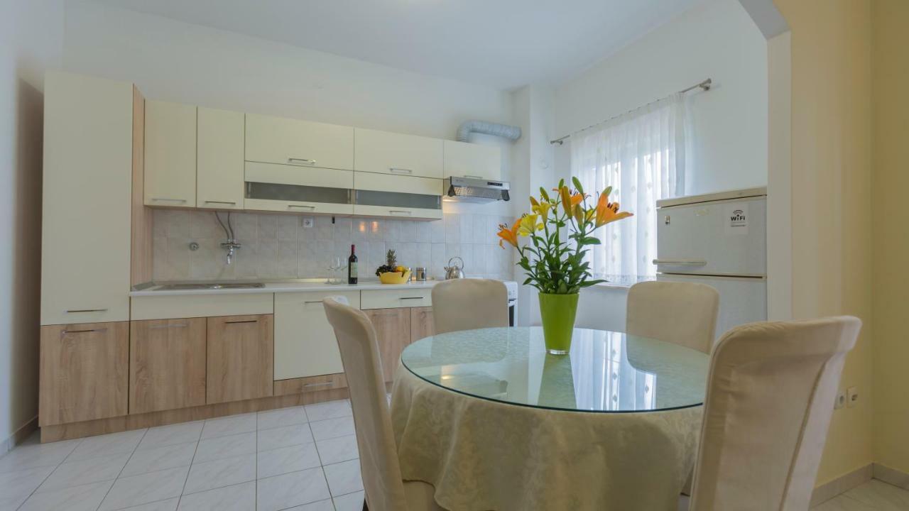 Apartment "Andrea" Split Exterior photo